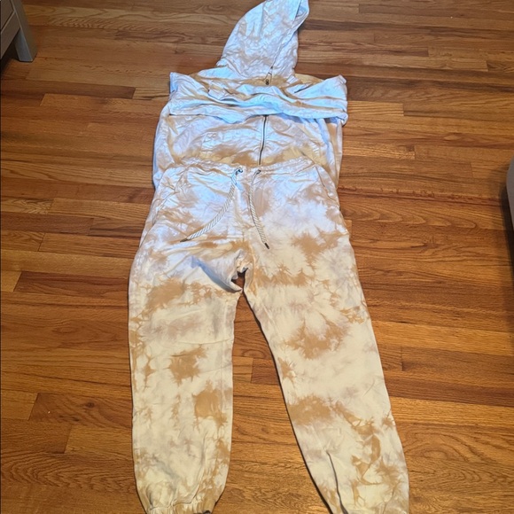 Vuori Tie-Dye Hoodie and Joggers Set - Picture 1 of 6